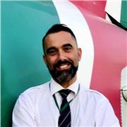 Diplomato con 48/60 in ragioneria nel 1996 , Madrel Lingua Inglese